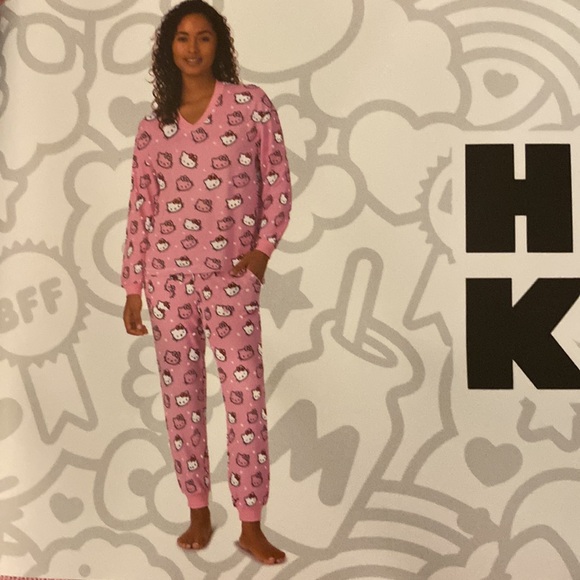 Hello Kitty Pajama Set - Picture 2 of 4